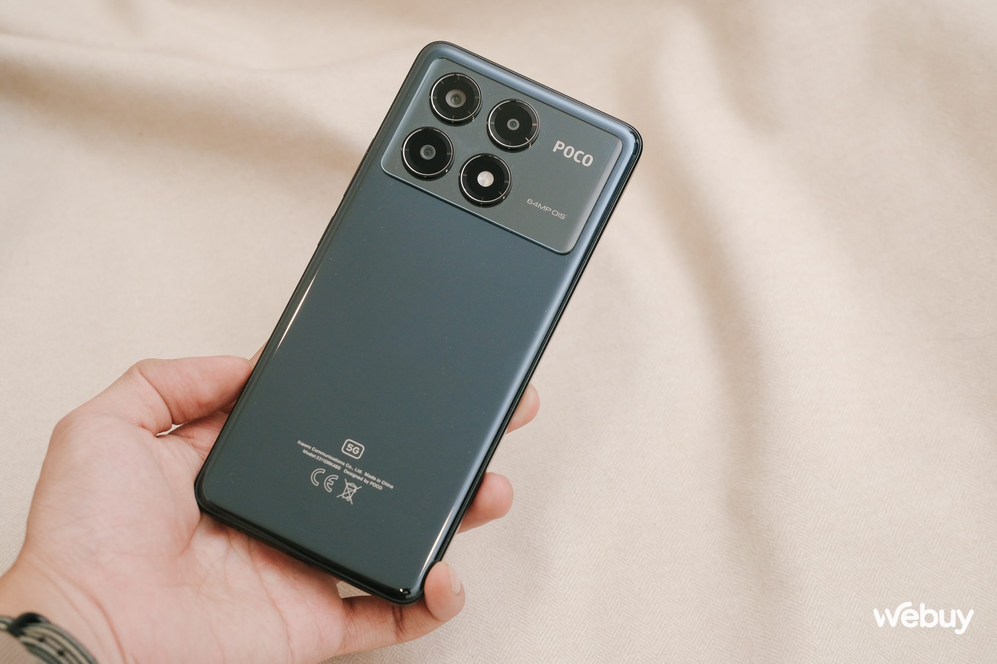 The device has IP54-rated water and dust resistance - Photo: Thế Duyệt