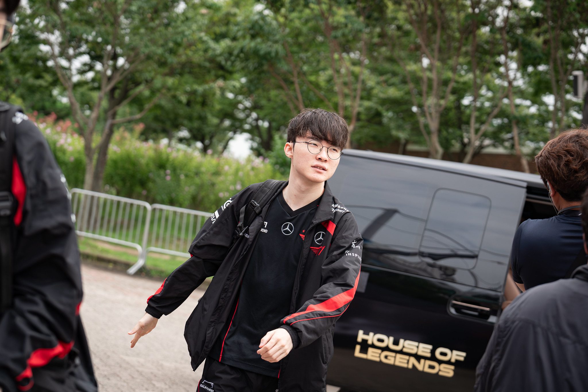 T1 won the 2023 Worlds and has many sponsors as well as significant revenue from the visual face like Faker
