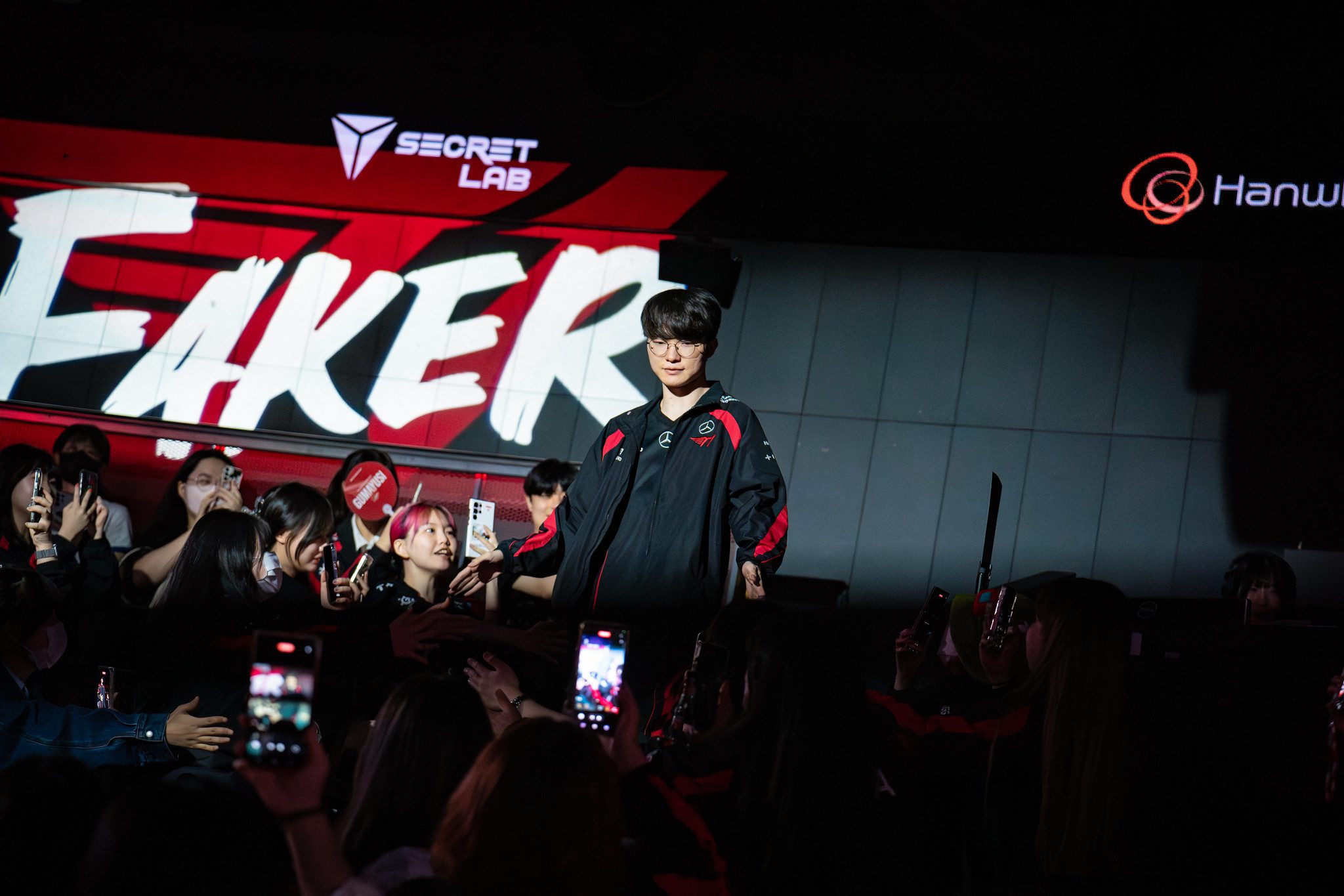 Playing two consecutive best-of-five matches in two days could worsen Faker's condition