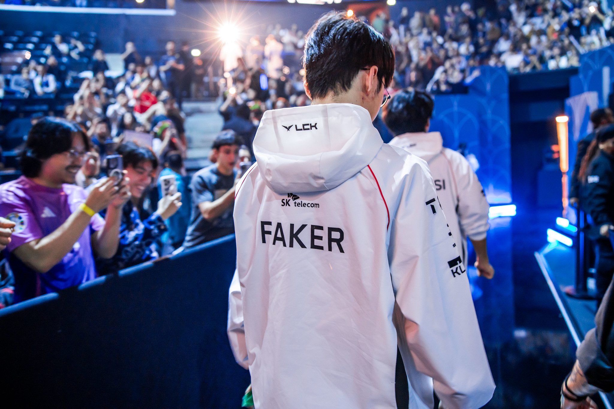 Thanks to this ability, Faker can oversee and make decisions for his teammates during the match