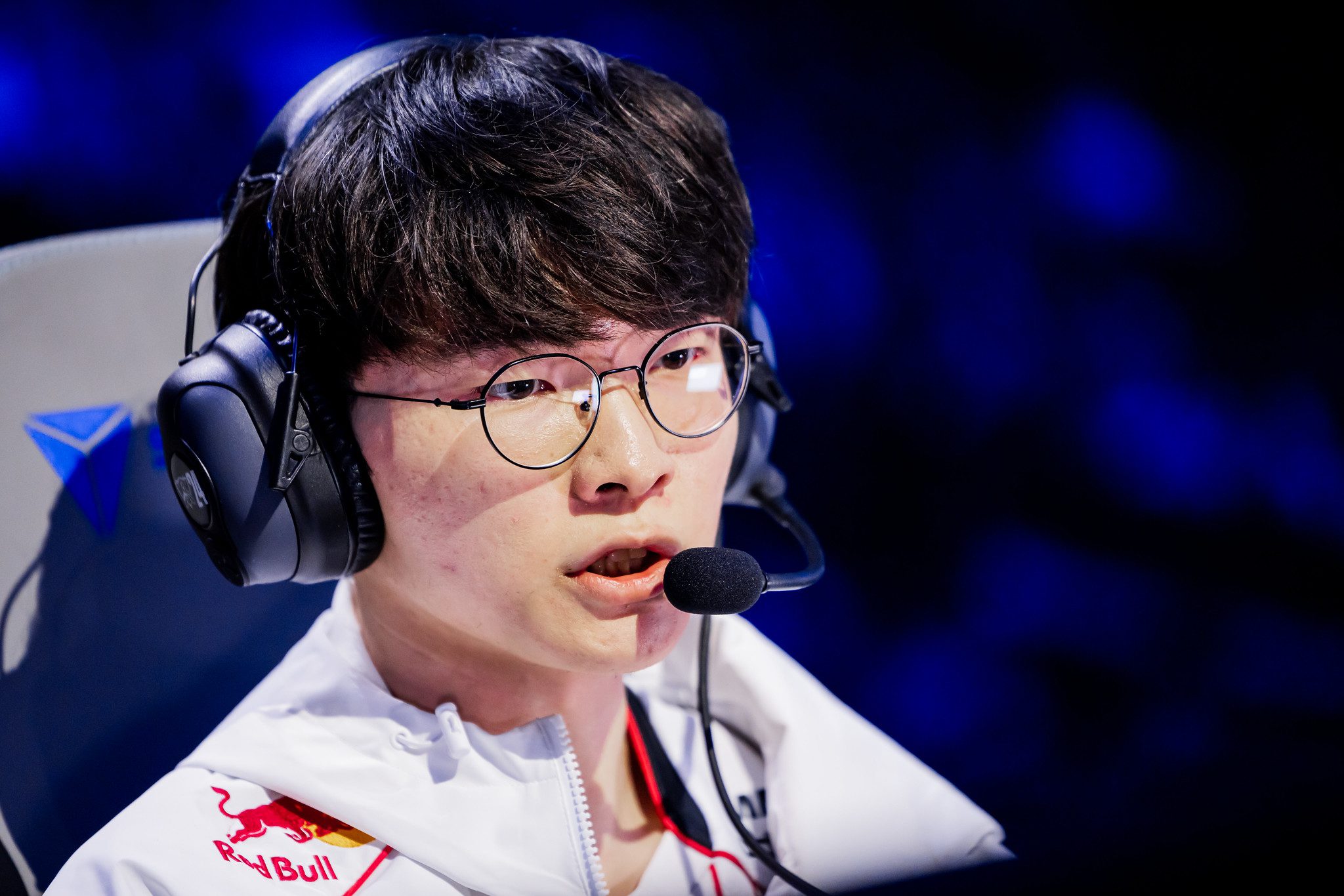 Faker had 2 'godly' plays that completely turned around game 4 for T1