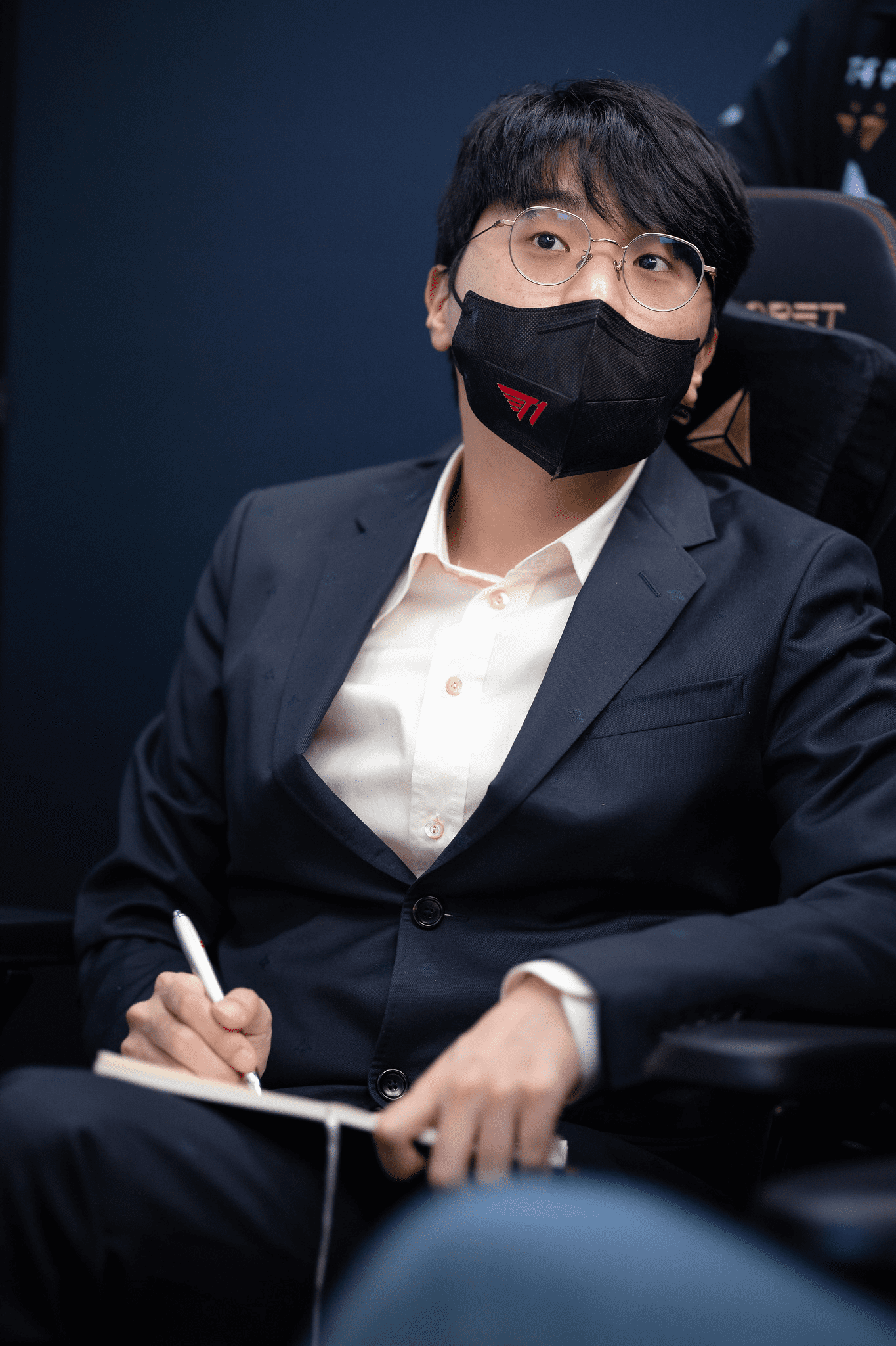 After a long absence, Bengi returns and becomes Faker's rival again