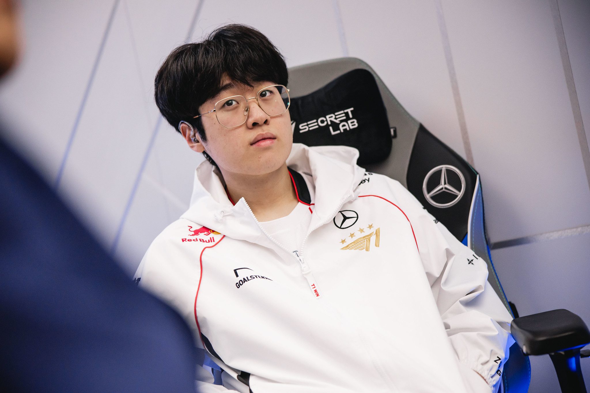 According to information, when T1 met Zeus directly on November 19, everything had already concluded