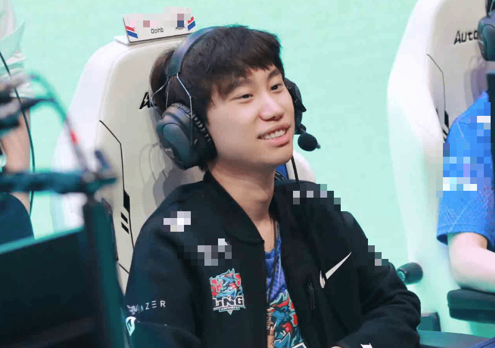 Doinb recently confirmed on stream that he will return to compete in the LPL in the 2025 season