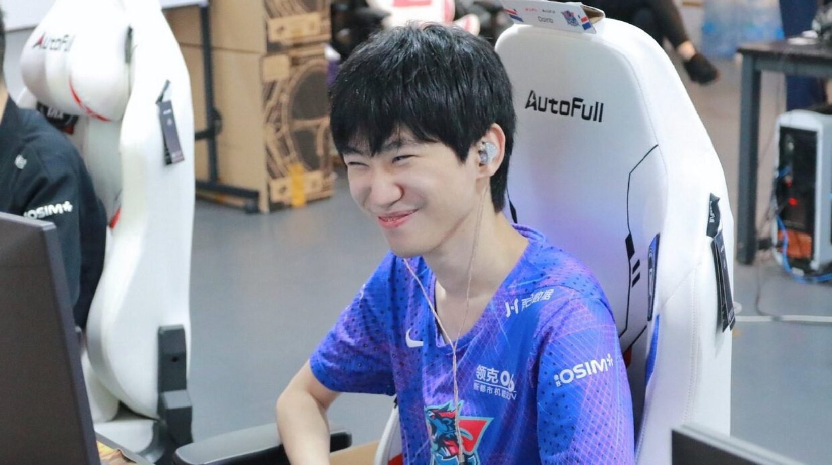 Doinb returns to League of Legends after a long absence but lacks the same appeal as before