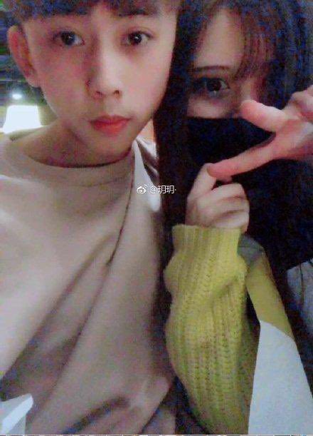 Ale and the girl claiming to be his ex-girlfriend who exposed him - Photo: Hupu