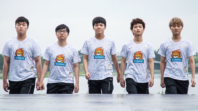 After the explosive 2020 season, SwordArt (on the far right) also fell off form and left the team