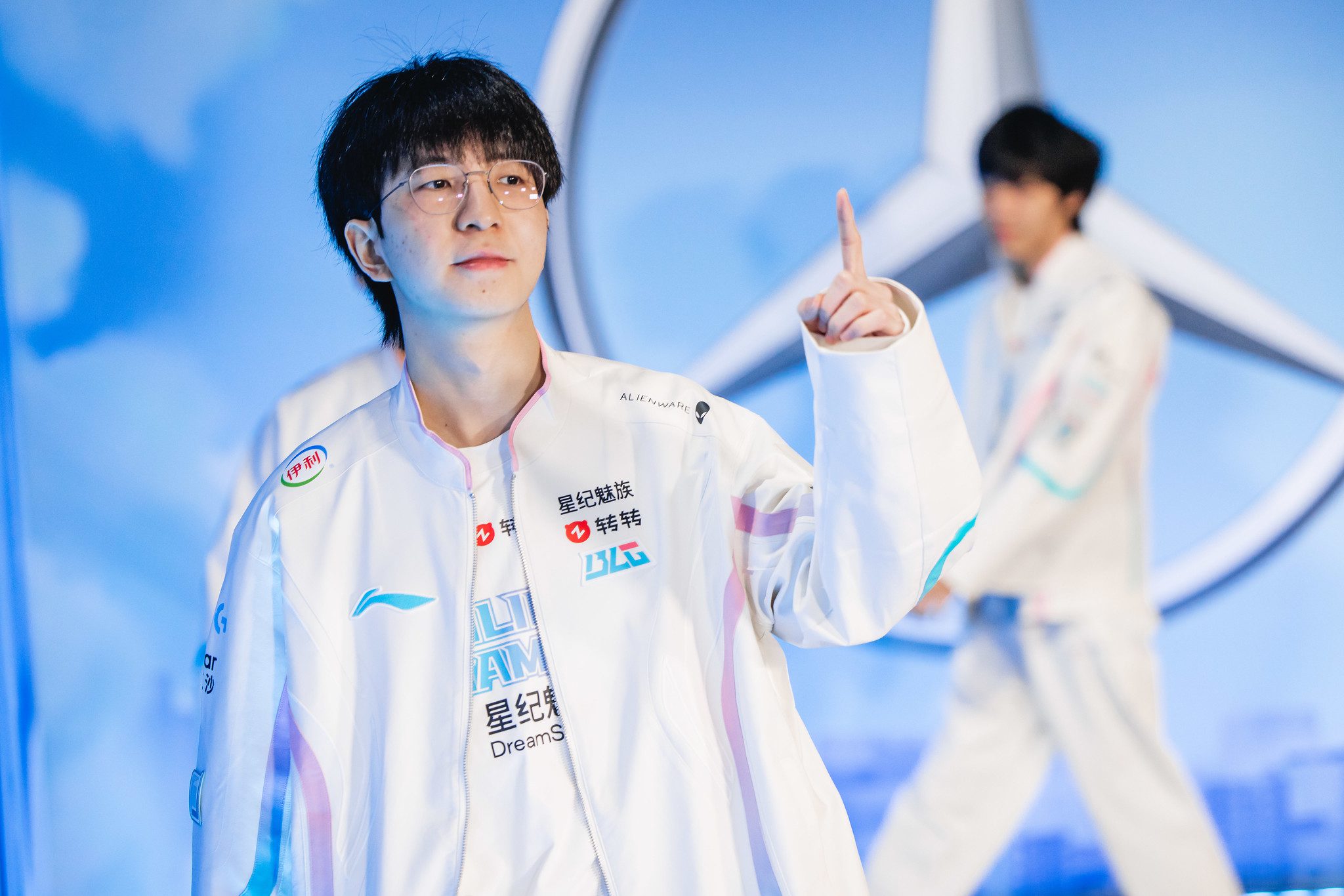 Elk reveals the grueling practice schedule that he and many players have followed for years