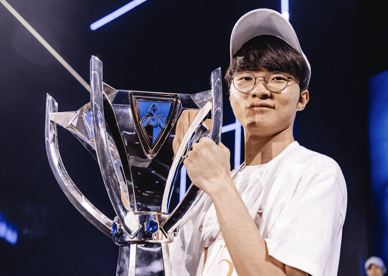 In the last two Worlds, Faker and his teammates defeated LPL representatives to win the title