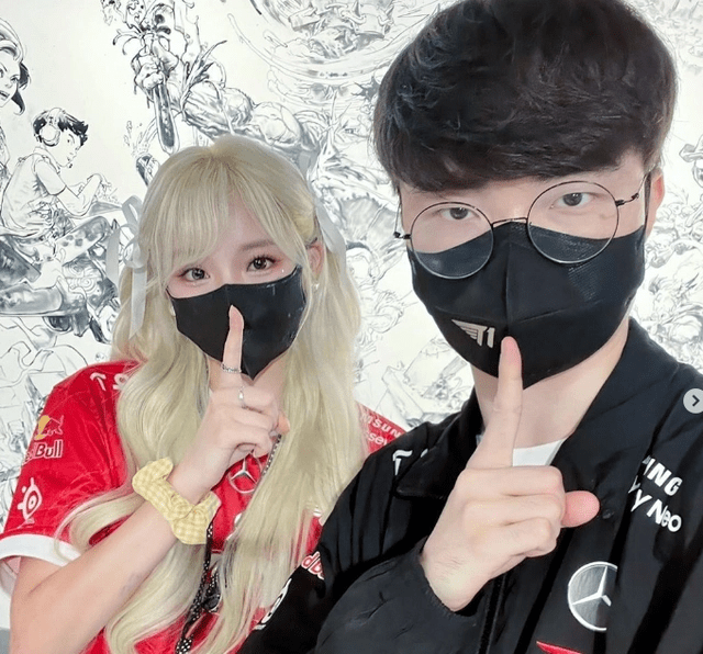 Minji - the girl rumored to be Faker's girlfriend.