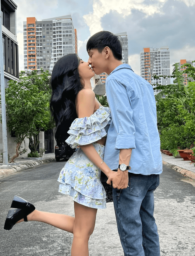 MC Mai Dora - BLV Văn Tùng: "the golden couple" of Vietnamese LoL.