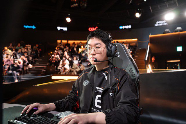 It is very difficult to ask HLE to change their playstyle and let Viper - Zeka support or accept make plays for Zeus.