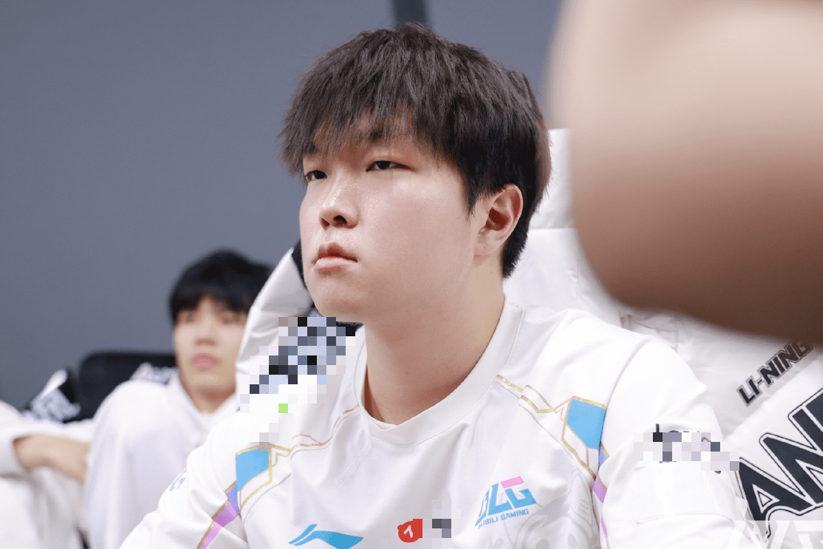 BLG recently lost to TES with a score of 1-3