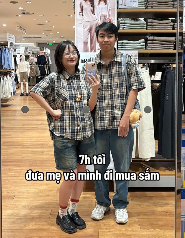 The couple Yoshino - Hoàng Oanh is no stranger to VCS fans.