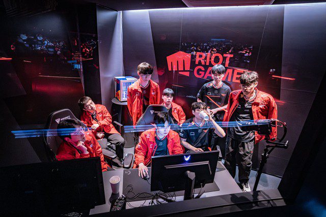 Therefore, many fans currently trust Coach KkOma's choice of Smash.