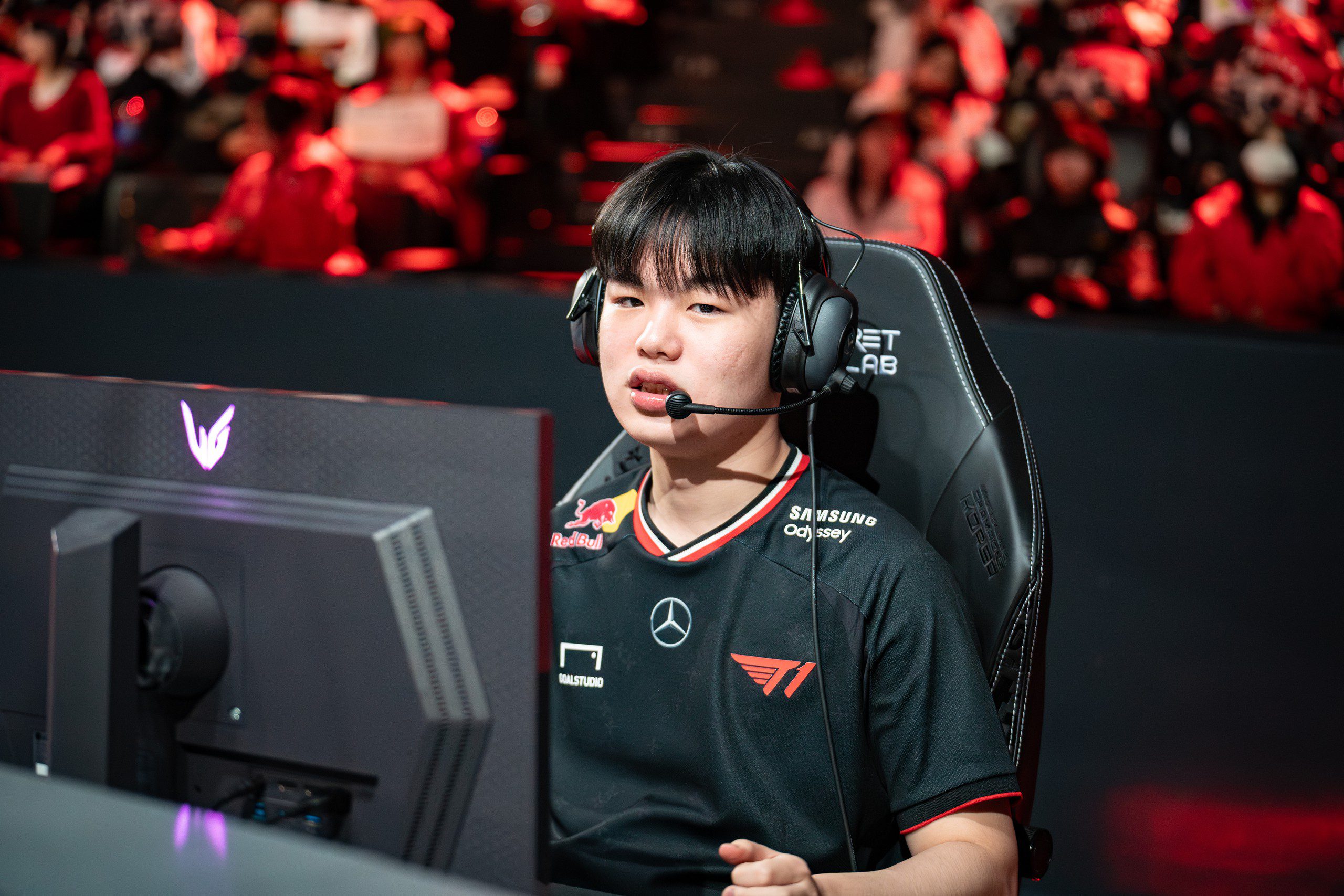Smash reappears in T1's new troubles