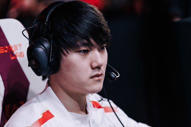 JackeyLove sets an unforgettable record in League of Legends history.