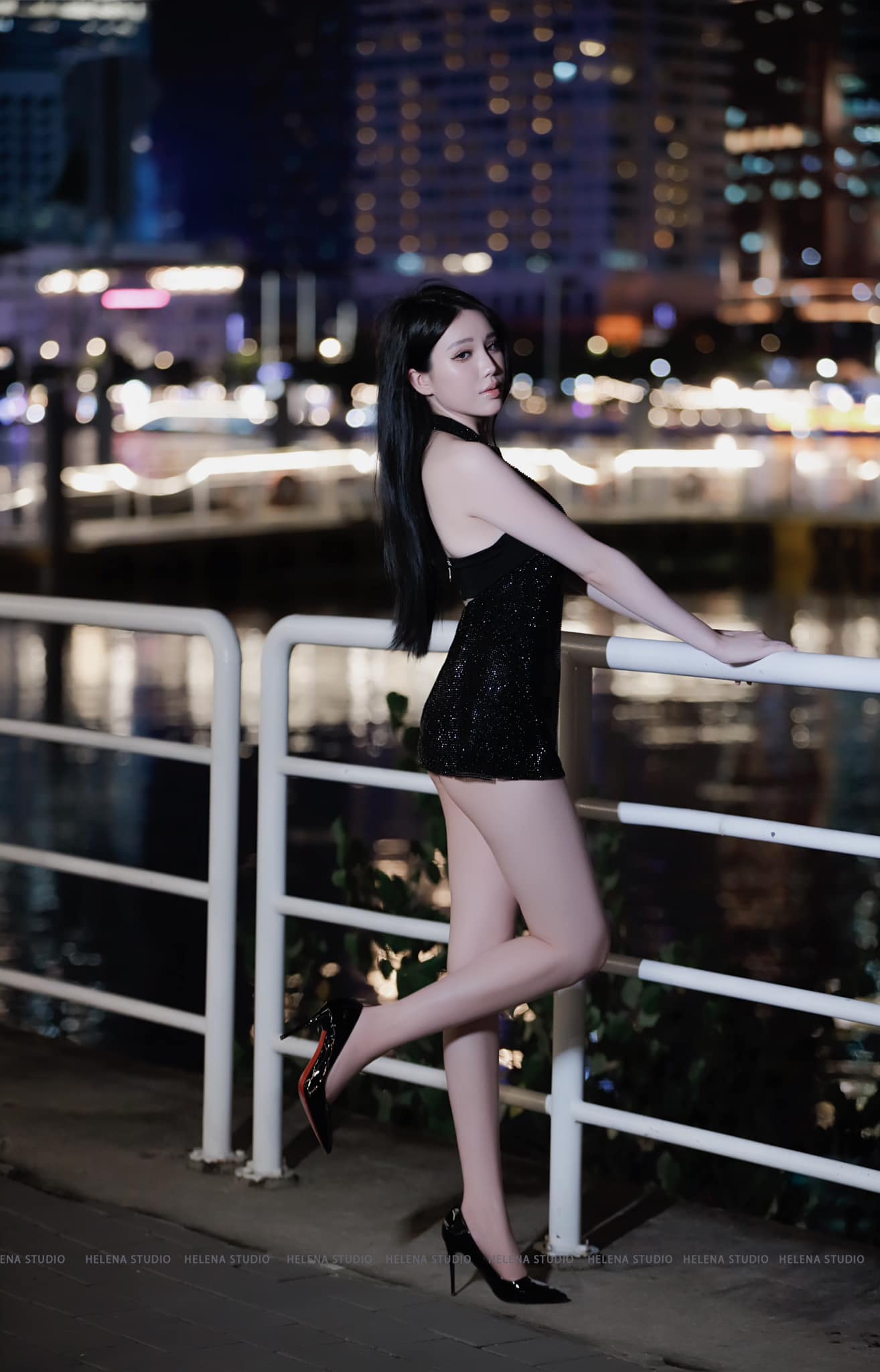 After breaking up with Zeros, the female streamer has been more active in posting seductive pictures