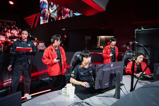 It would be very unfair for fans to travel a long distance but not meet their desired player.