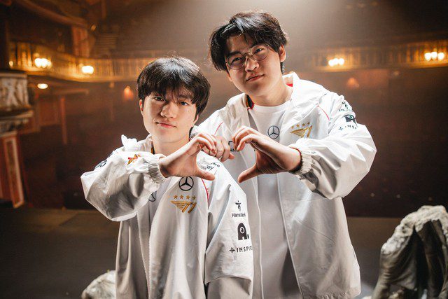 One of the important factors for T1 to operate the undefeated ADC Support playstyle is the wide champion pool of the duo Gumayusi - Keria.