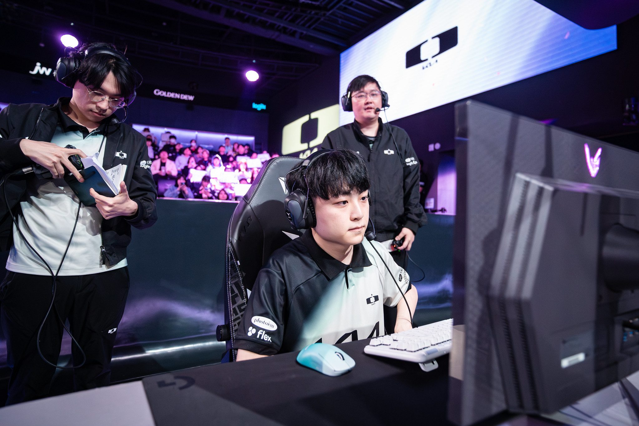 In the match against T1, ShowMaker even lost his lane to Faker—a player who is no longer significant in the laning phase