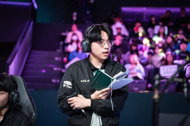 Coach Bengi admits he is not ready and leaves the possibility of leaving open.