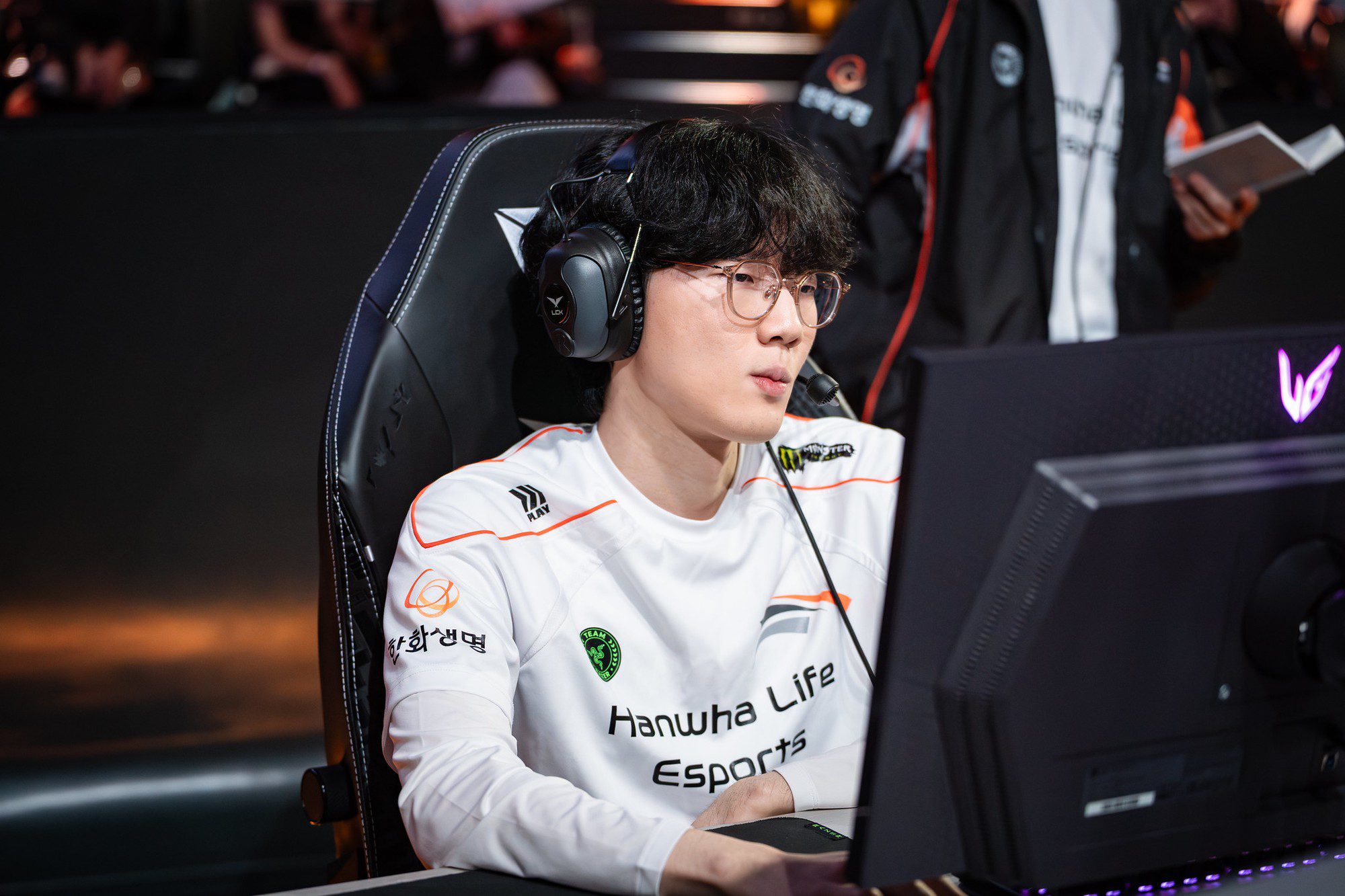 Viper's misplay caused HLE to lose.