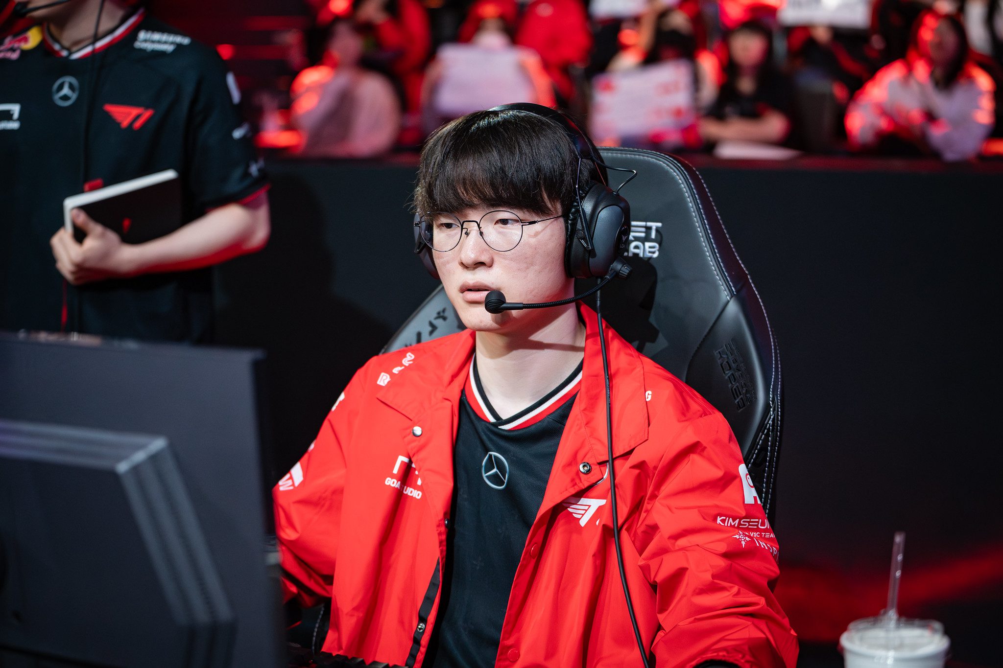 T1 made unusual bans in the match against DNF