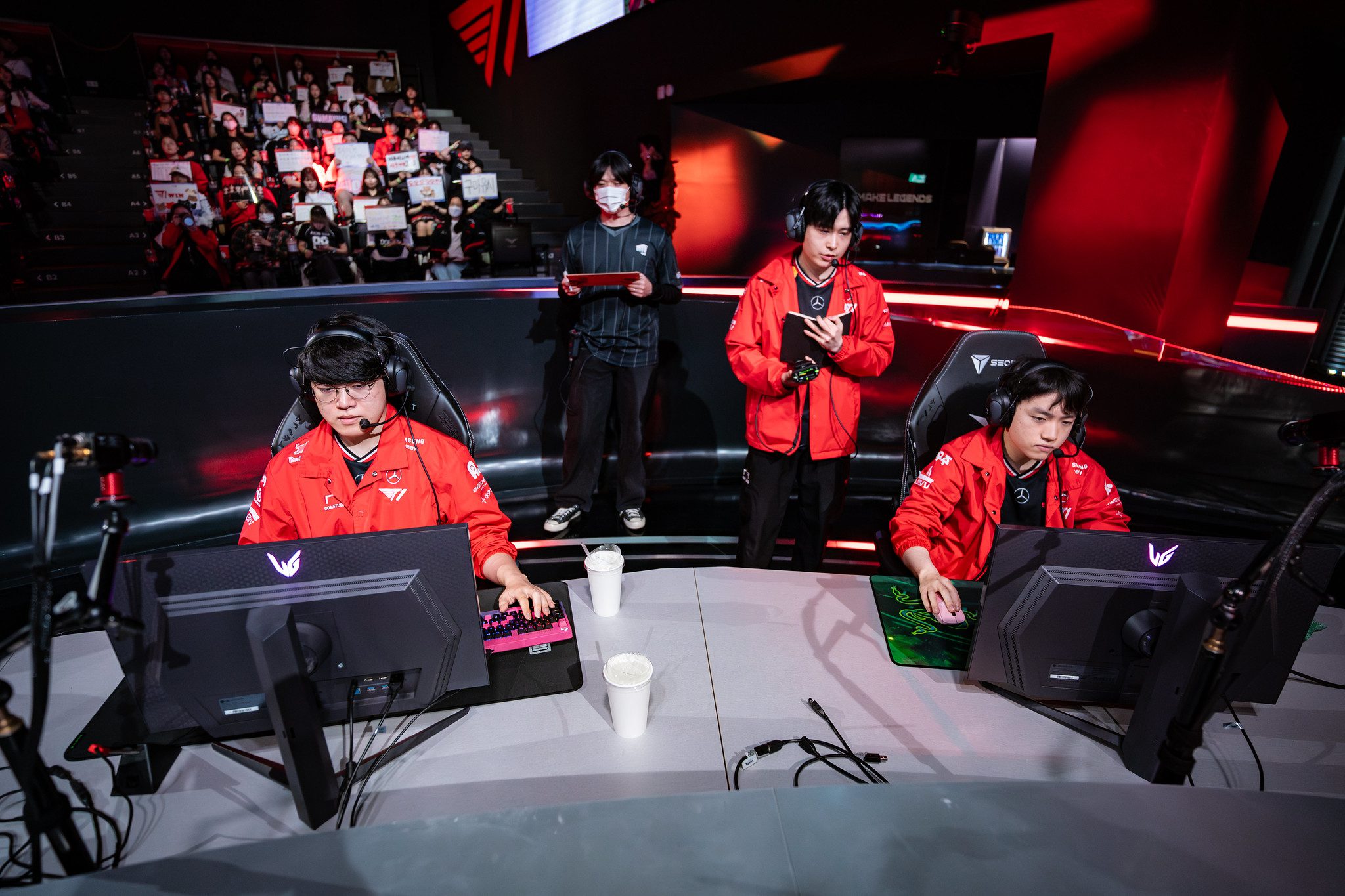 If it weren't for the outstanding bot duo, no one knows where game 2 of T1 - DNF would have gone