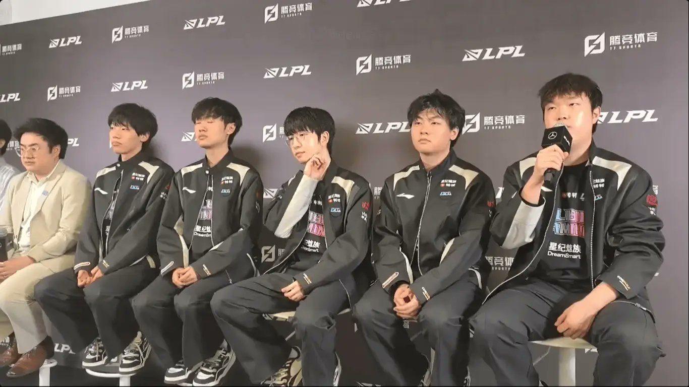 He implies that BLG's loss is normal because it’s not the title-winning stage of LPL