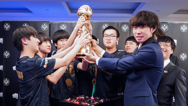 He was Bin's former coach in the RNG team that won MSI 2022.
