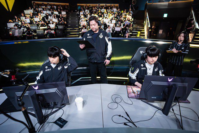 Gen.G has matched T1's perfect group stage record from LCK Spring 2022.