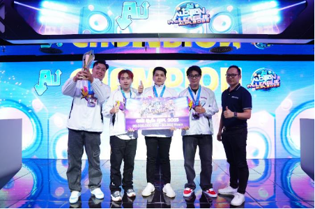 The AUPL champion team received 60 million VND - 60,000 Vcoin and many other prizes