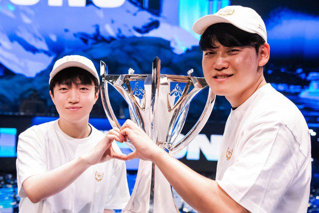Gumayusi and Keria have never played together with T1 finishing lower than 3rd place in any tournament.