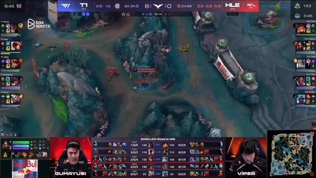 In game 3 against T1, there were moments when Viper was 40 minions and over 2k gold behind Gumayusi.