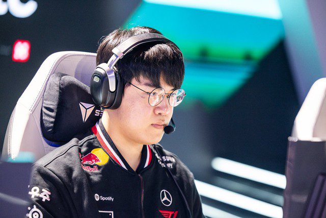 Gumayusi is perhaps the only T1 player who truly showed effort.