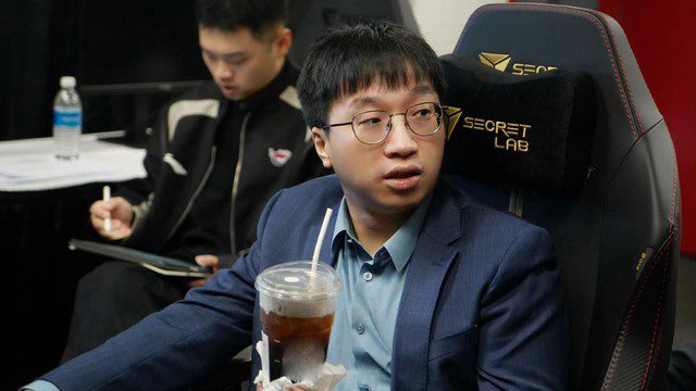 Coach Tabe holds T1 and Faker in high regard.