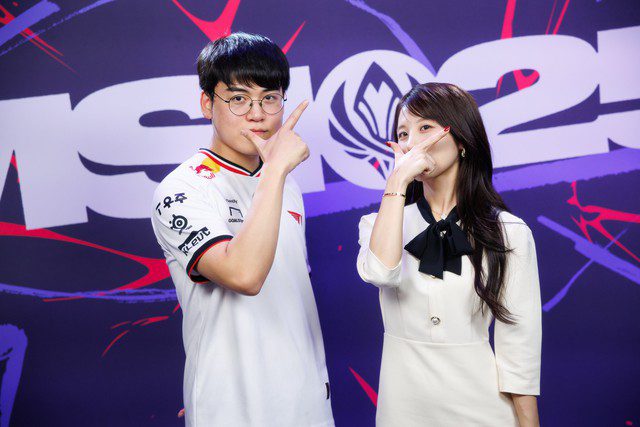 This is also T1's first victory against an LPL team after dropping to the lower bracket in MSI.