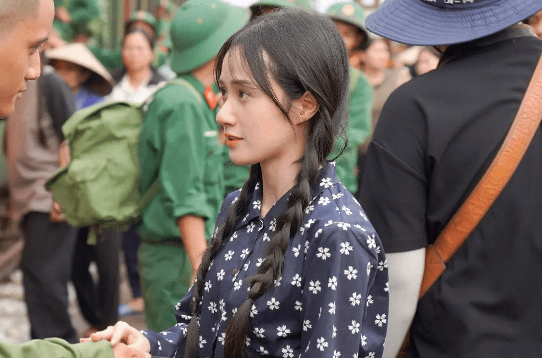 She fulfilled her role and her beauty also made many people swoon