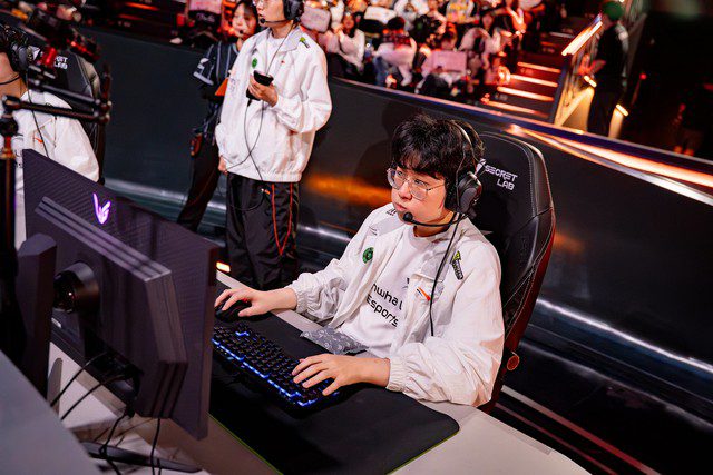 Zeus will reunite with his former team for the first time after T1's apology video nearly two weeks ago.