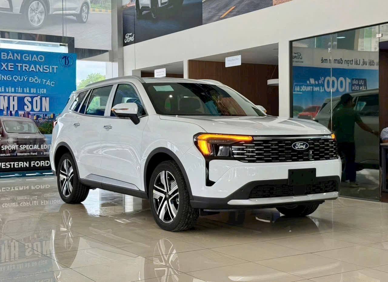 Ford Territory leading the Family Car of the Year category (600 Million - 1 Billion VND).