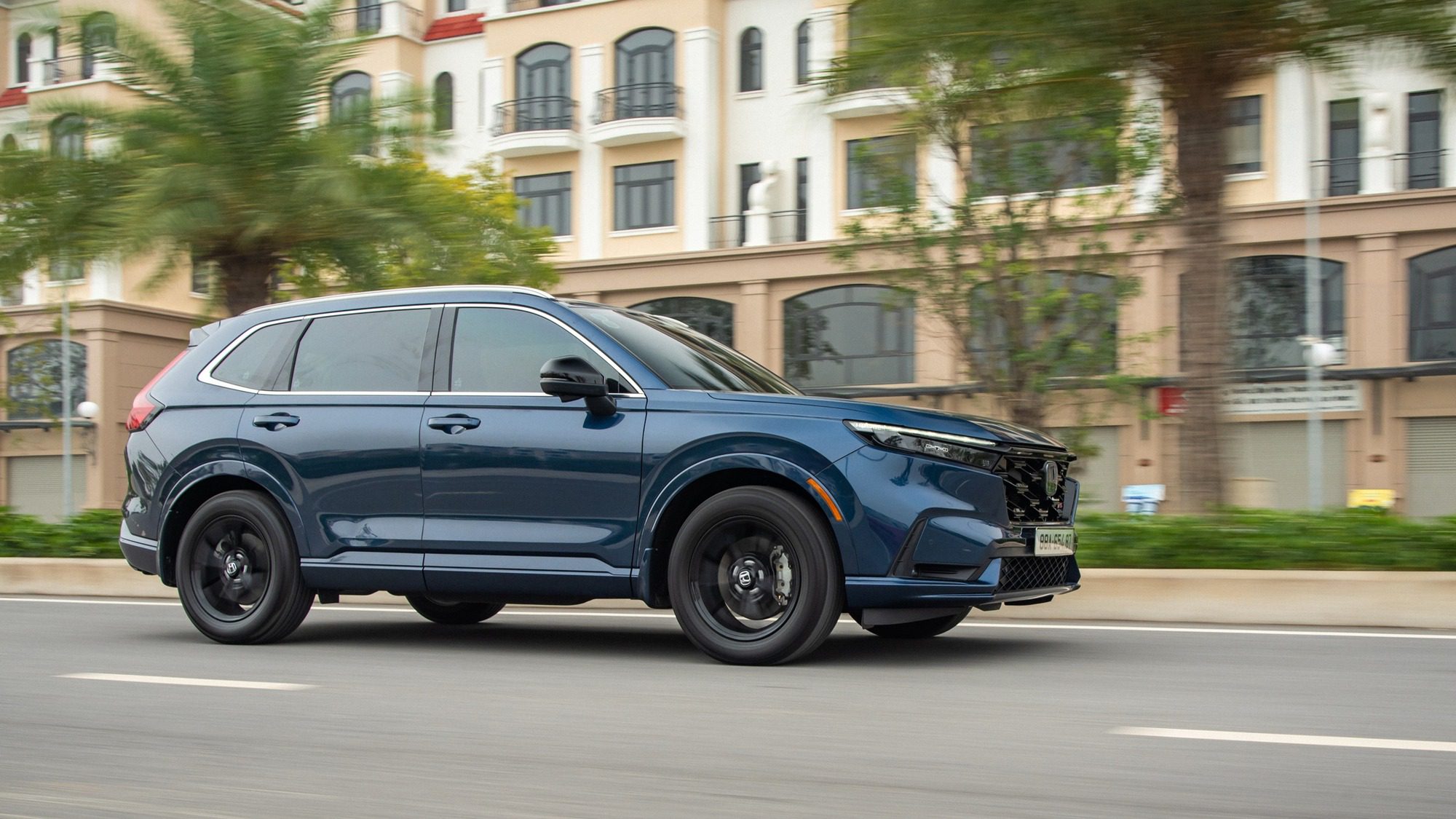 Honda CR-V e:HEV RS in the Hybrid Car of the Year category.