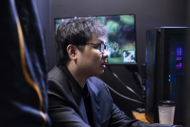 SofM has been away from competitive play for a long time, but to many players, he remains the benchmark for certain champions