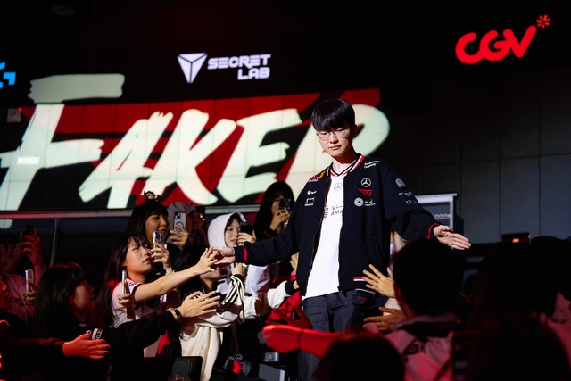 T1 is the first reigning Worlds champion to participate in this tournament as the 4th seed