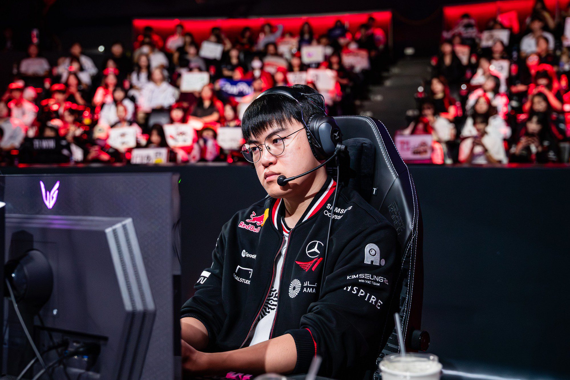 T1 selected hyper carry champions for Gumayusi but failed to play around the hyper carry strategy.