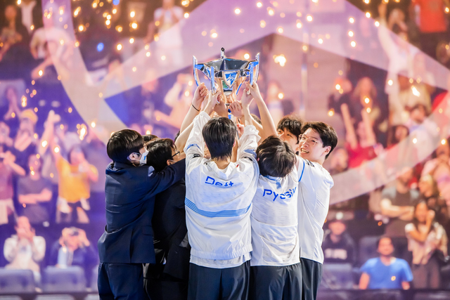 DRX is the champion of the World Championship of miracles.