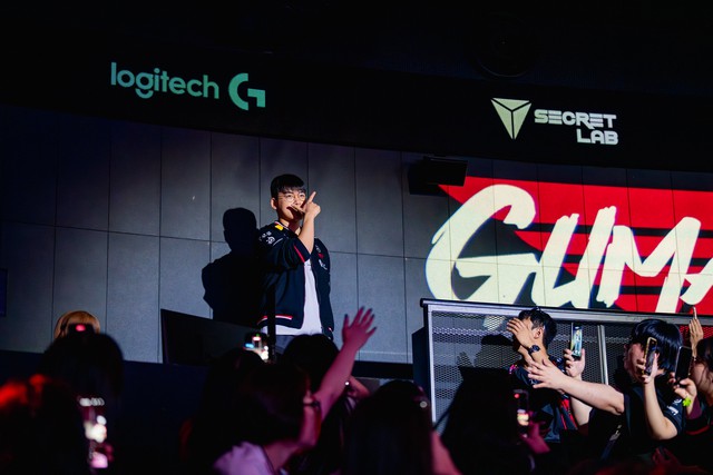 Gumayusi is also the first AD Carry to participate in 5 consecutive World Championships with a single team