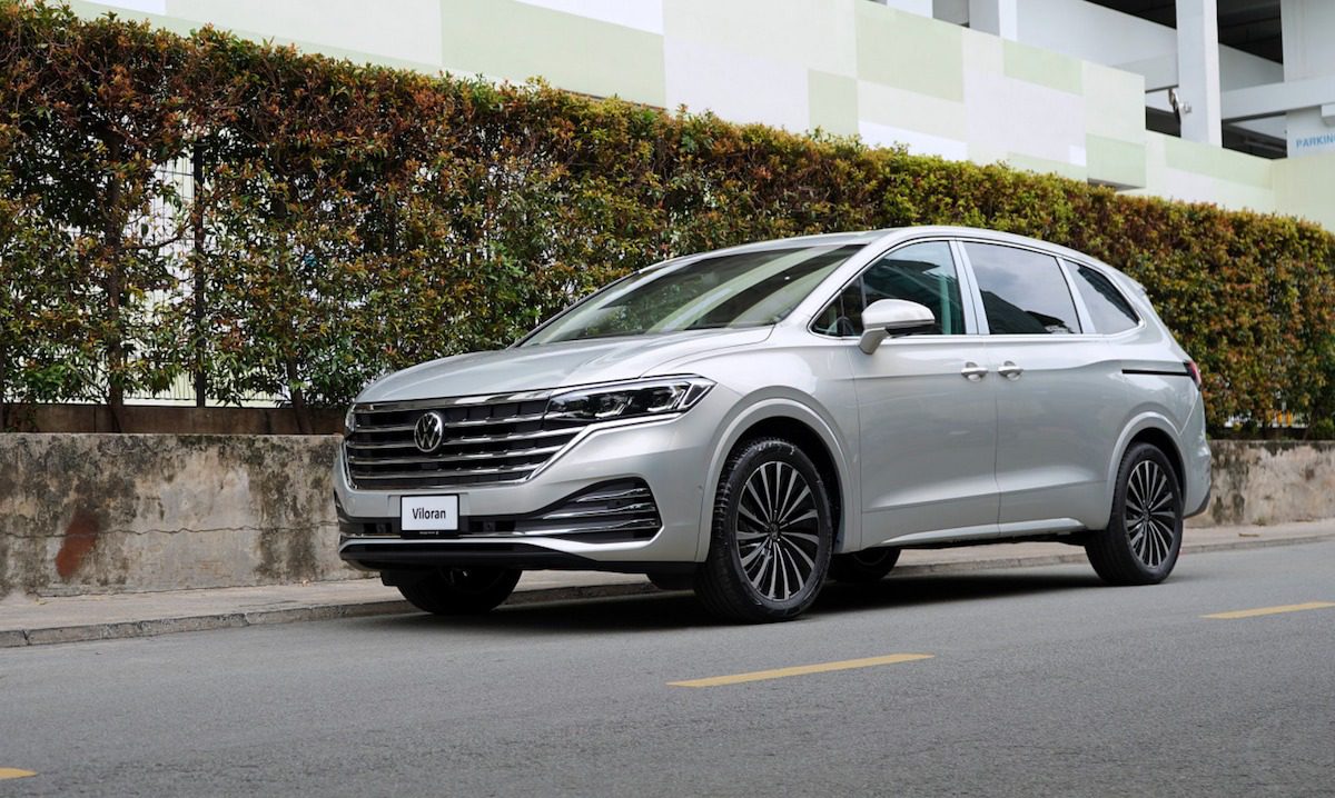 Volkswagen Viloran leading the Family Car of the Year category (2-5 Billion VND).