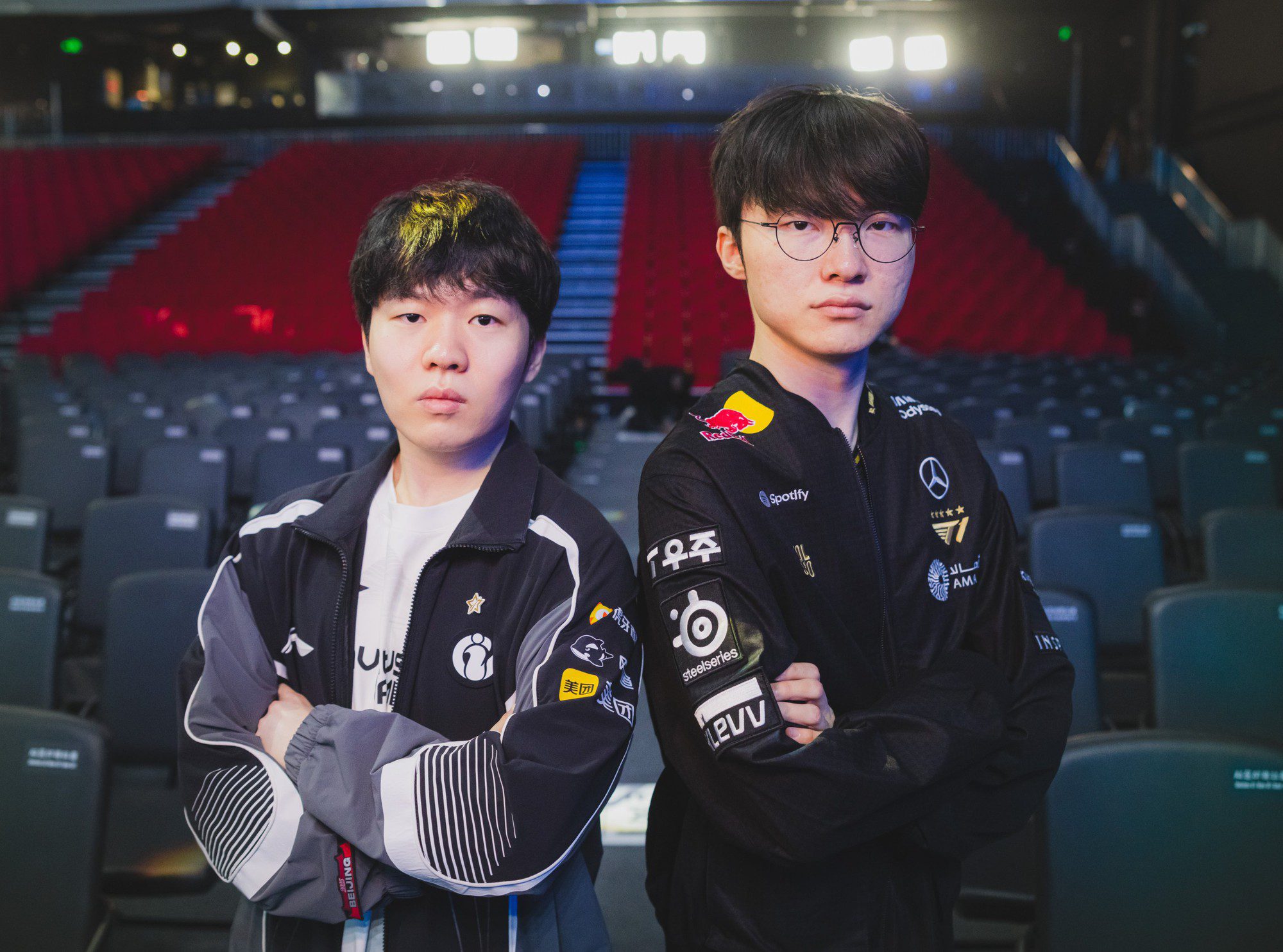 IG - T1: The match between two of the most fan-favorite teams in League of Legends right now.