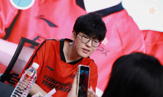 Former World Champion 2021 - Jiejie Faces Joblessness